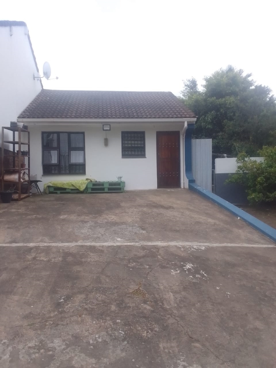 To Let 1 Bedroom Property for Rent in Beacon Bay Eastern Cape